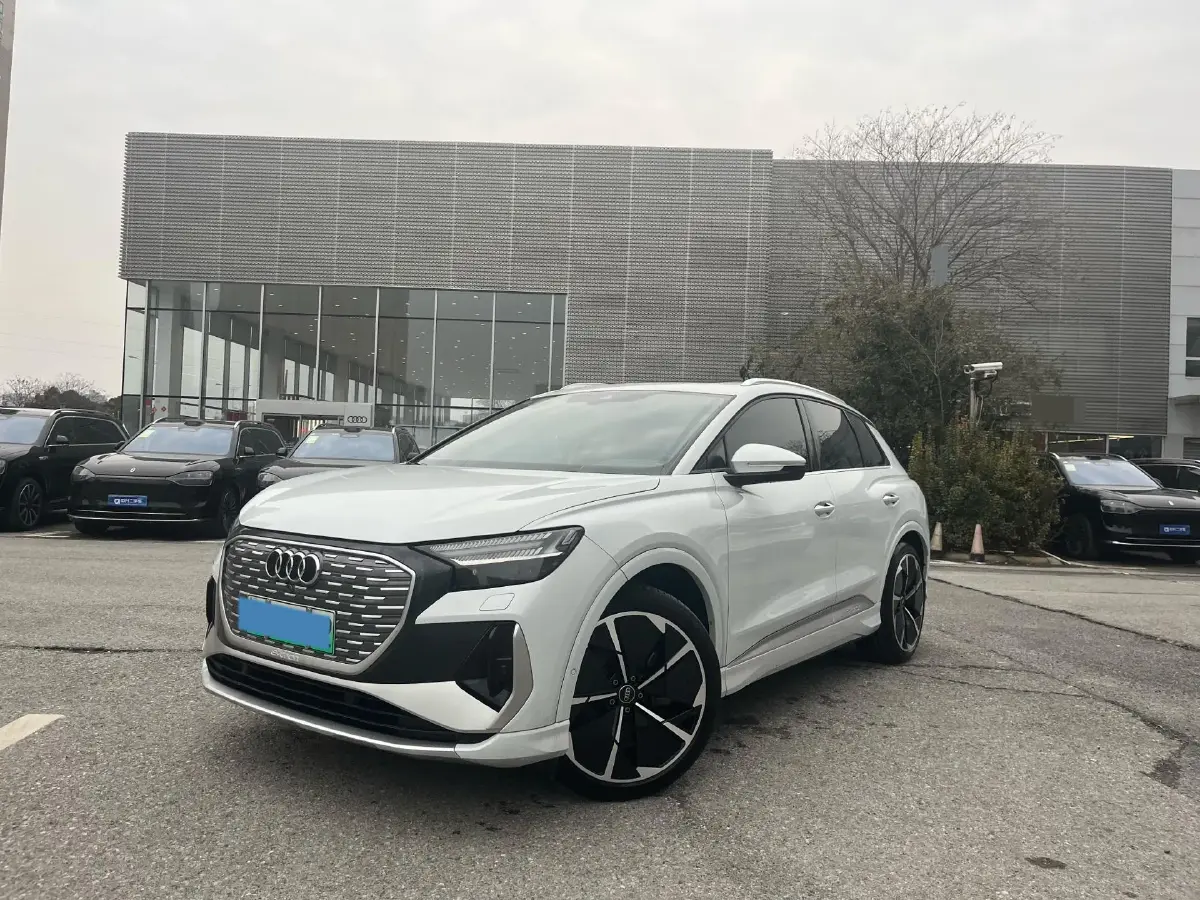 2023 Audi Q4 e-tron BEV 84.8KWH