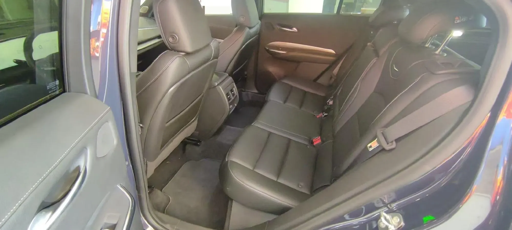 2024 Cadillac XT4 2.0T 237HP L4 9AT,autocango,china used car exporter,china ev exporter,chinese used car exporter,chinese used ev exporter