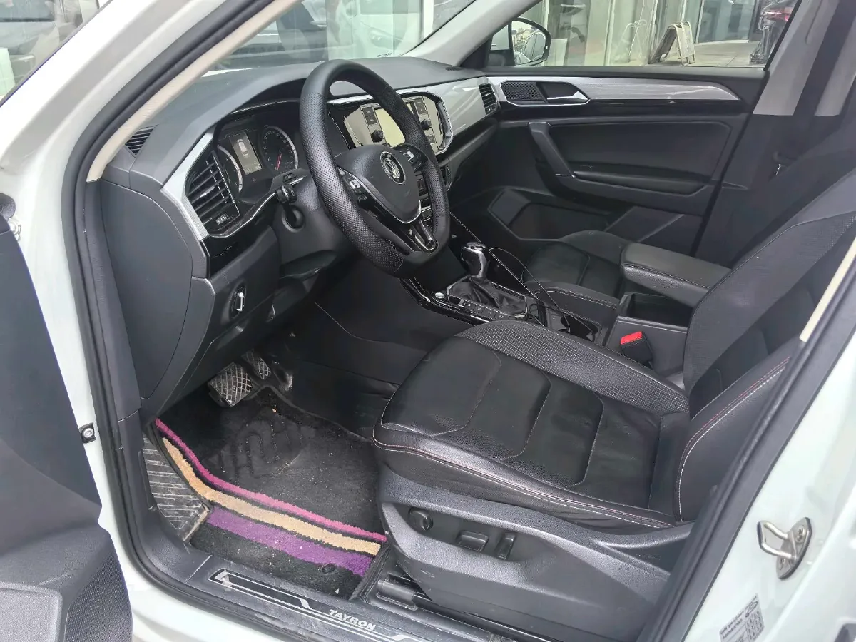 2019 Jeep Cherokee 2.0T 234HP L4 9AT,autocango,china used car exporter,china ev exporter,chinese used car exporter,chinese used ev exporter