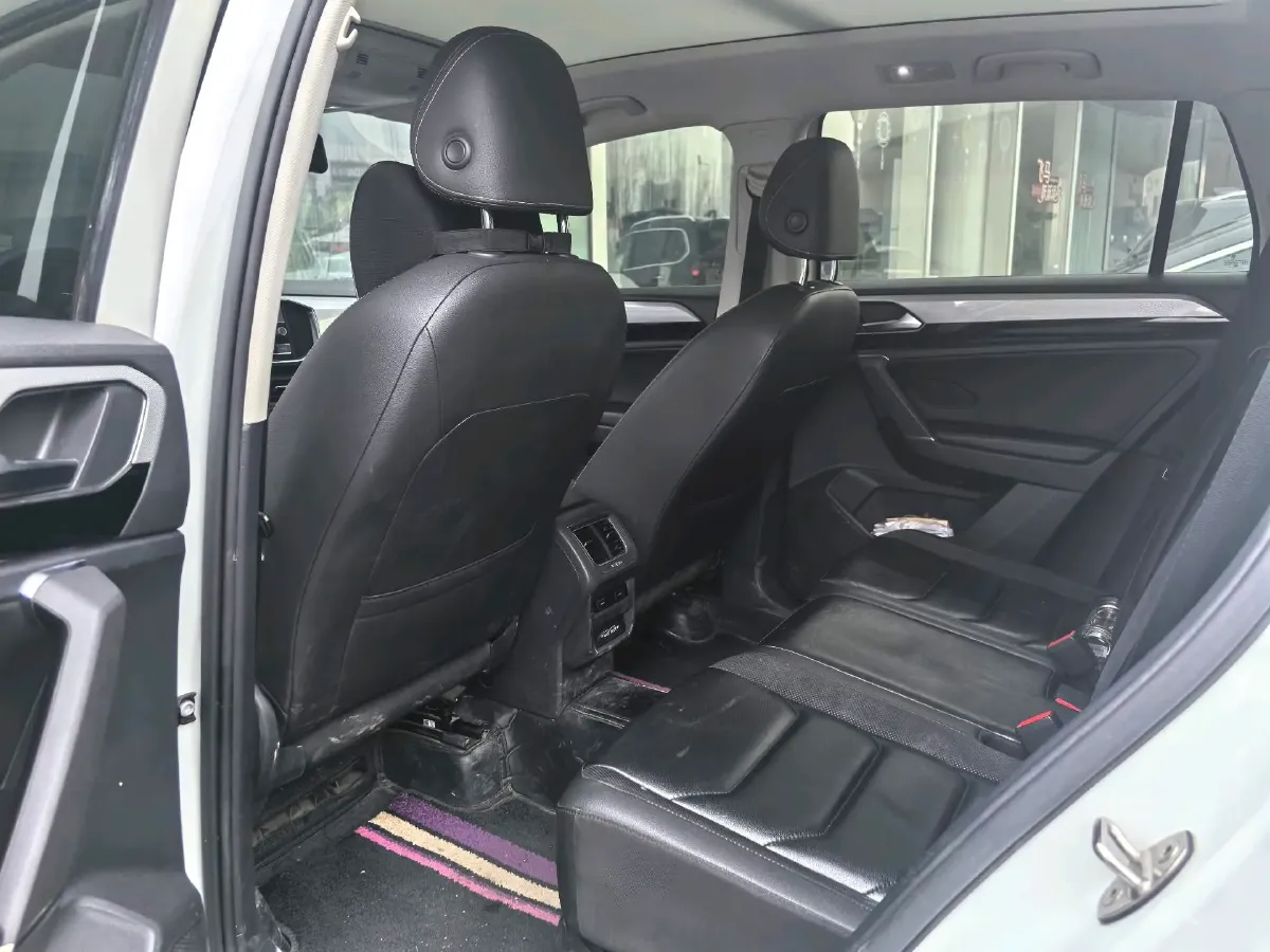 2019 Jeep Cherokee 2.0T 234HP L4 9AT,autocango,china used car exporter,china ev exporter,chinese used car exporter,chinese used ev exporter