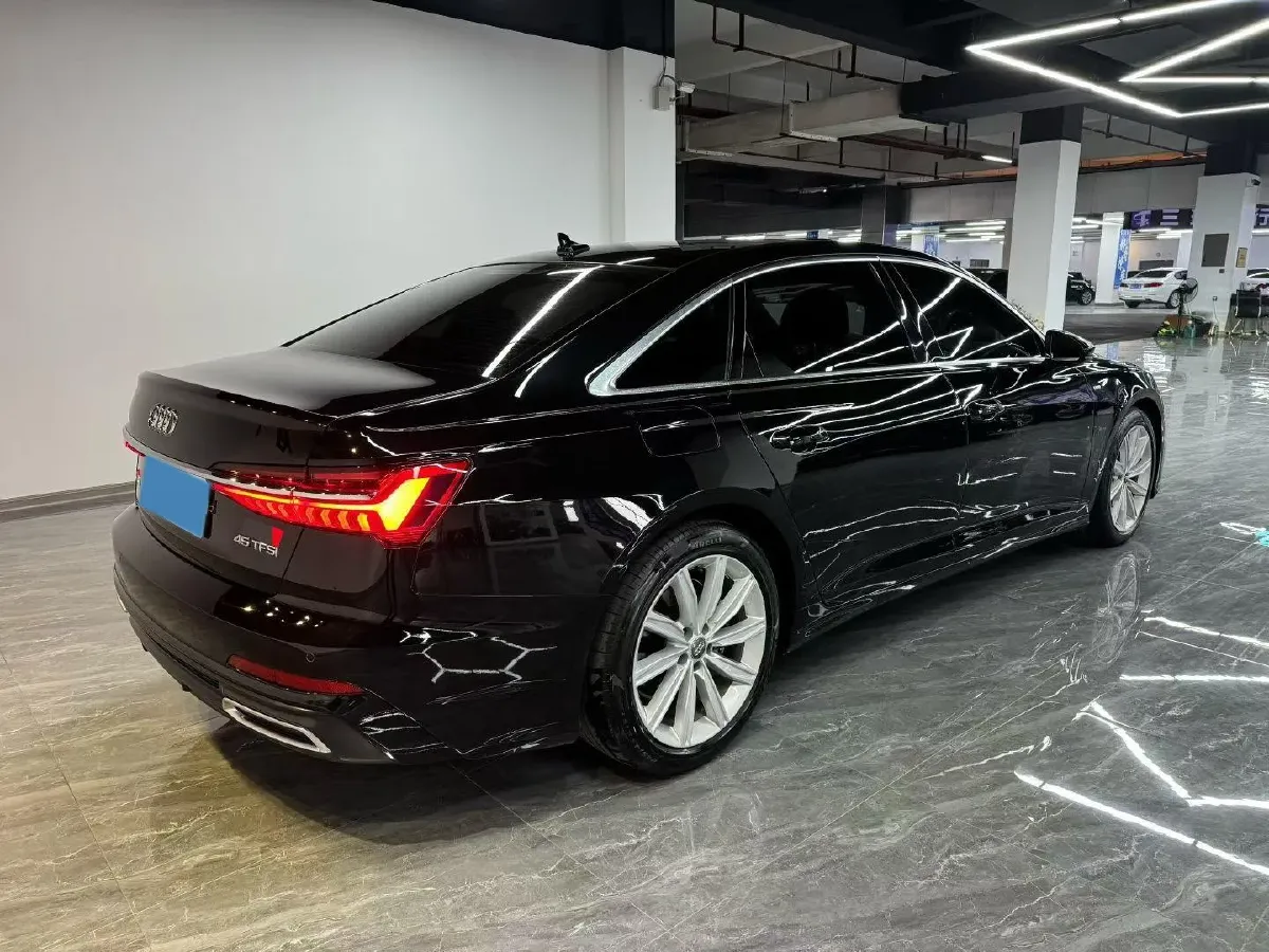 2021 Audi A6L 2.0T 224HP L4 7DCT,autocango,china used car exporter,china ev exporter,chinese used car exporter,chinese used ev exporter