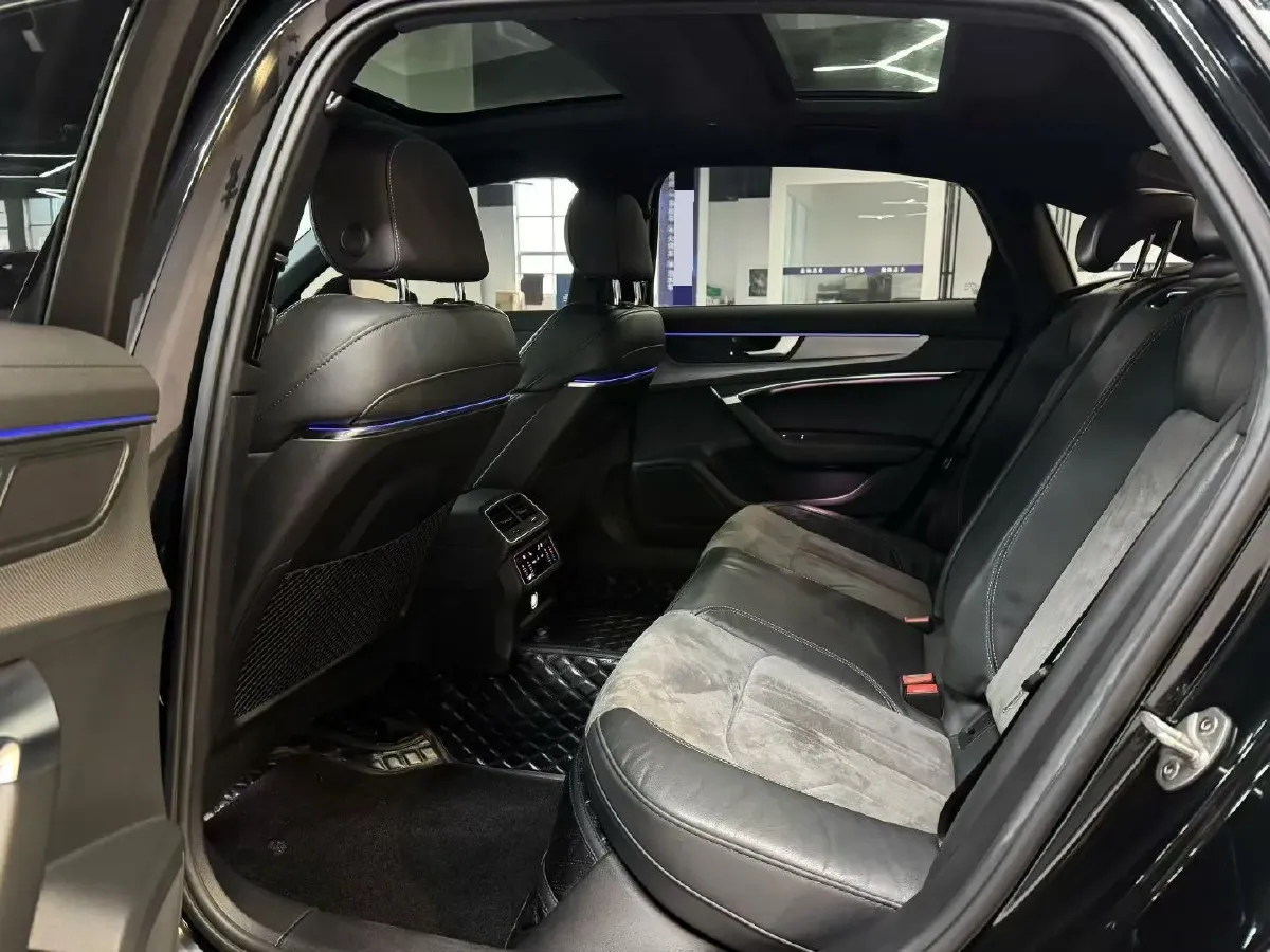 2021 Audi A6L 2.0T 224HP L4 7DCT,autocango,china used car exporter,china ev exporter,chinese used car exporter,chinese used ev exporter