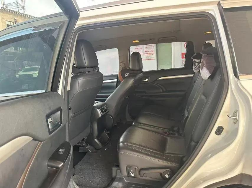 2018 Toyota Highlander 2.0T 220HP L4 6AT,autocango,china used car exporter,china ev exporter,chinese used car exporter,chinese used ev exporter