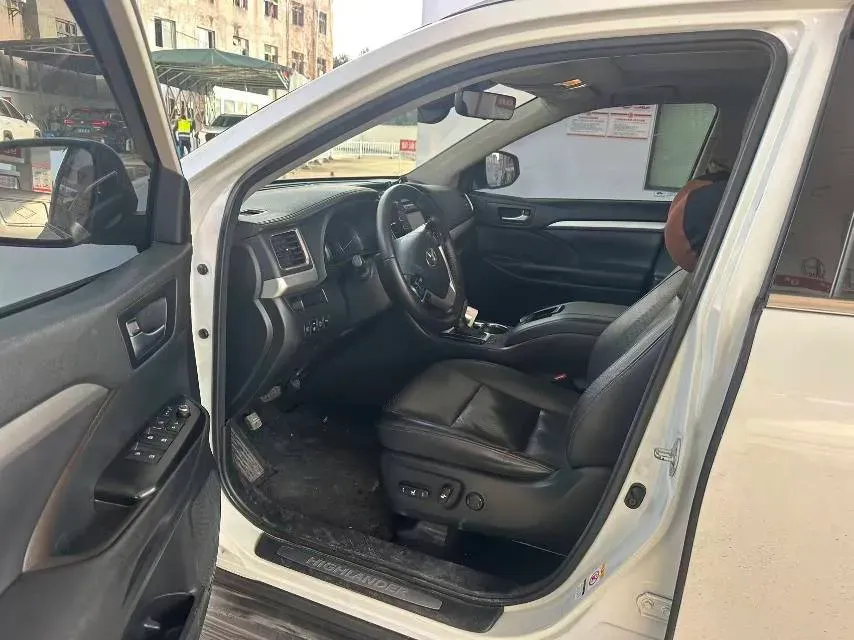 2018 Toyota Highlander 2.0T 220HP L4 6AT,autocango,china used car exporter,china ev exporter,chinese used car exporter,chinese used ev exporter