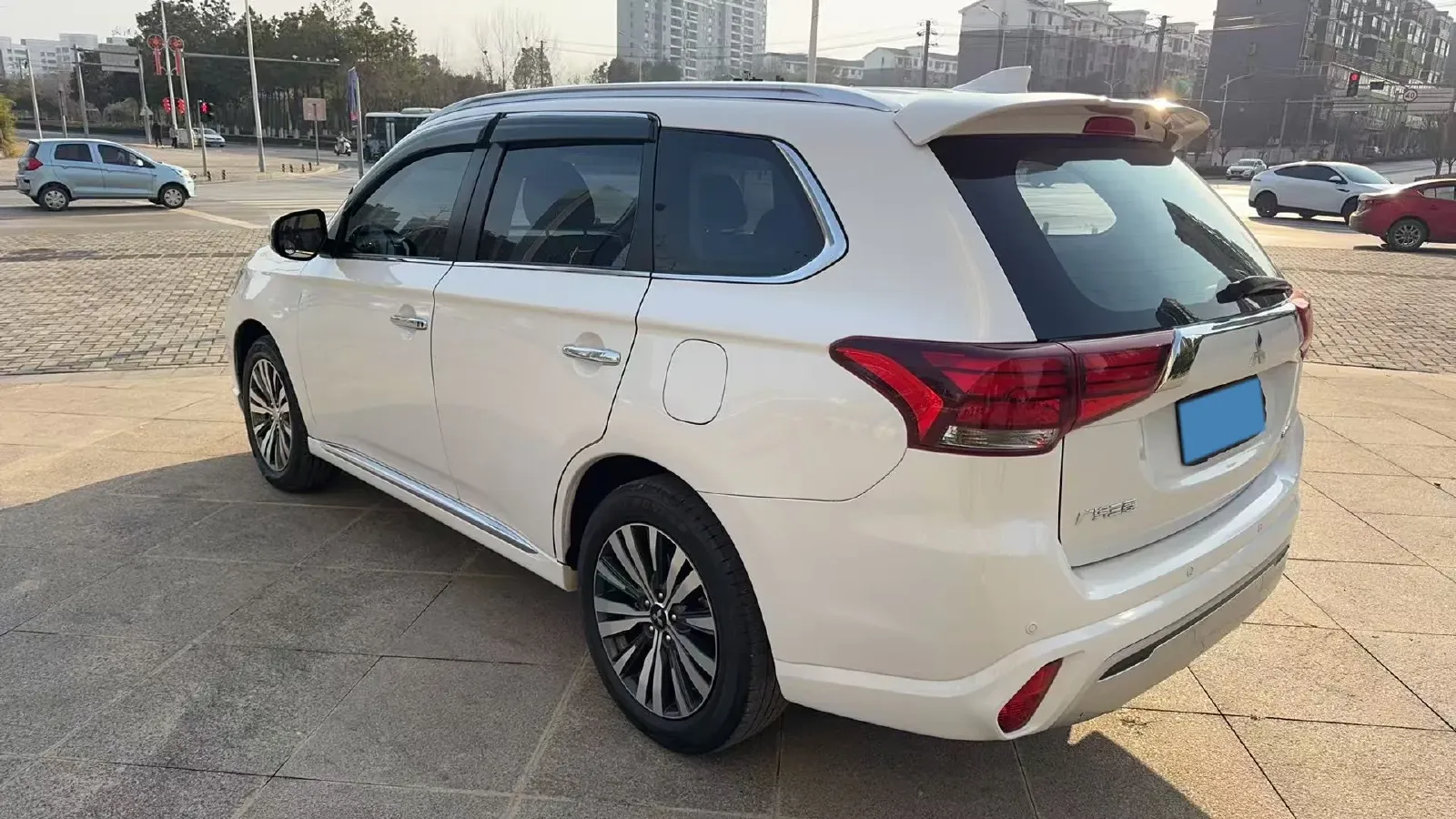 2020 Mitsubishi Outlander 2.4L 192HP L4 CVT,autocango,china used car exporter,china ev exporter,chinese used car exporter,chinese used ev exporter
