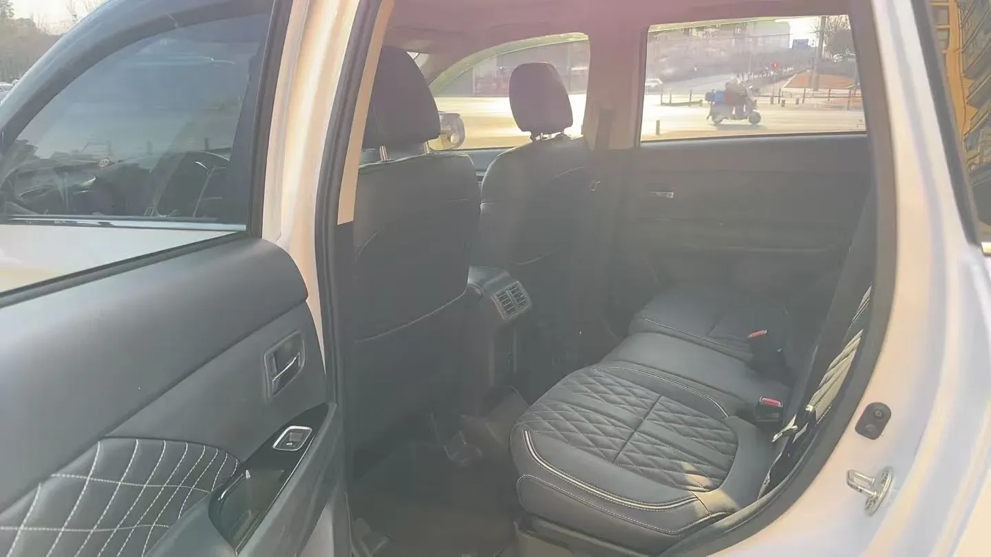 2020 Mitsubishi Outlander 2.4L 192HP L4 CVT,autocango,china used car exporter,china ev exporter,chinese used car exporter,chinese used ev exporter