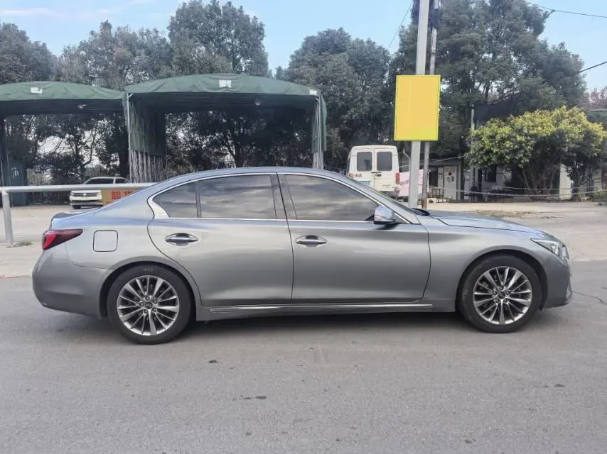 2018 Jeep Grand Commander 2.0T 265HP L4 9AT,autocango,china used car exporter,china ev exporter,chinese used car exporter,chinese used ev exporter