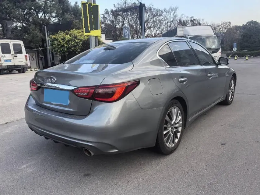 2018 Jeep Grand Commander 2.0T 265HP L4 9AT,autocango,china used car exporter,china ev exporter,chinese used car exporter,chinese used ev exporter