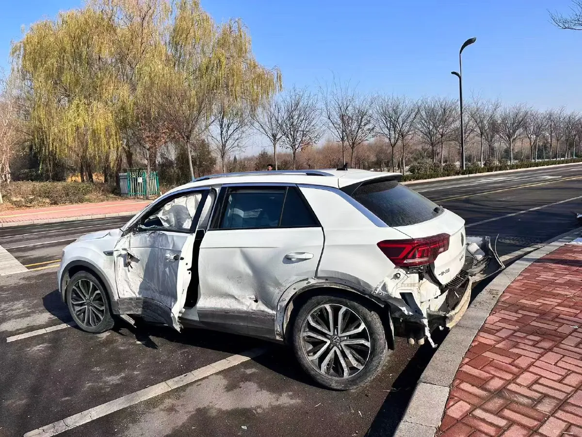 2021 Volkswagen T-Roc 1.4T 150HP L4 7DCT,autocango,china used car exporter,china ev exporter,chinese used car exporter,chinese used ev exporter