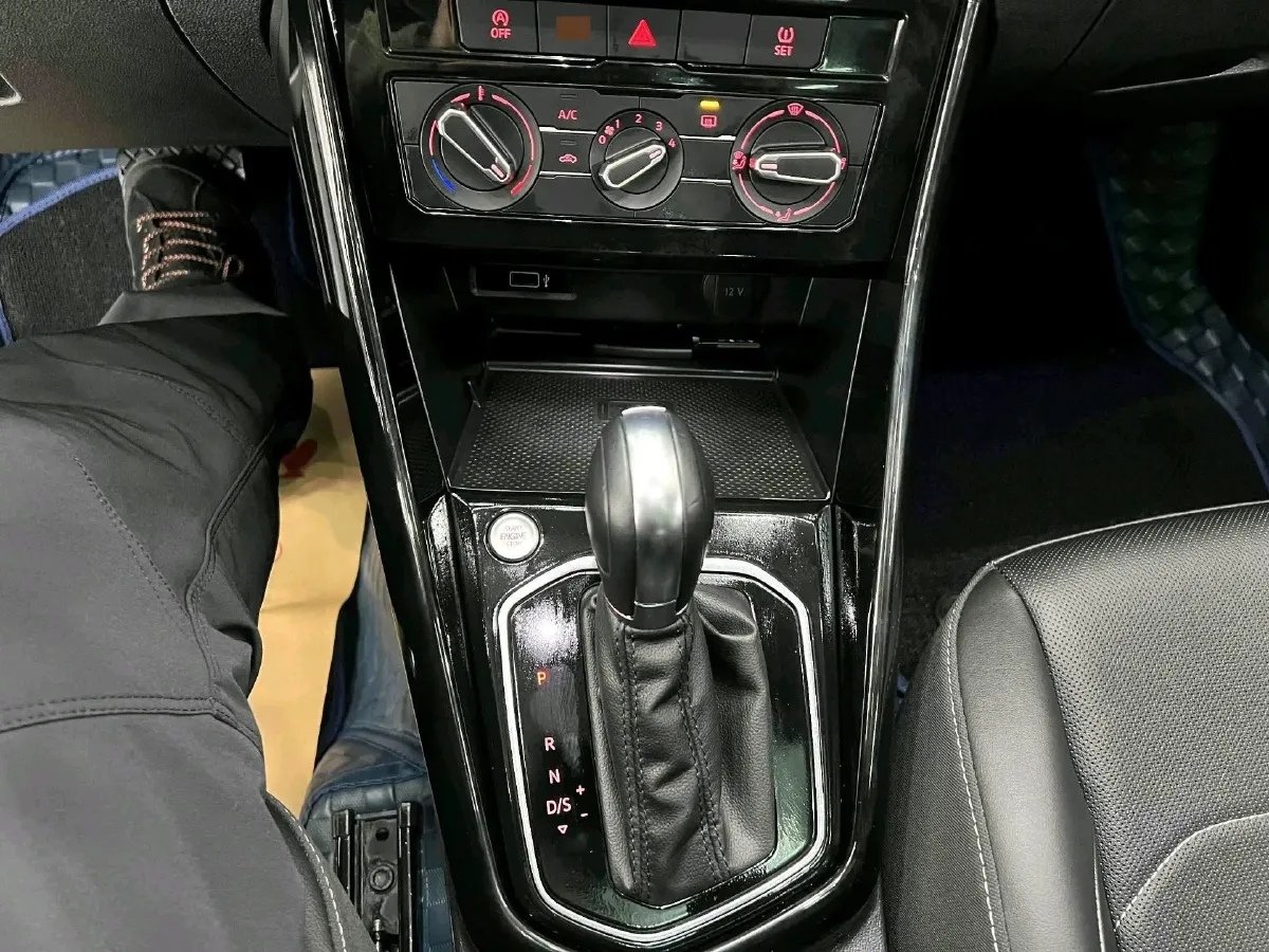 2022 Jetta VS7 1.4T 150HP L4 6AT,autocango,china used car exporter,china ev exporter,chinese used car exporter,chinese used ev exporter