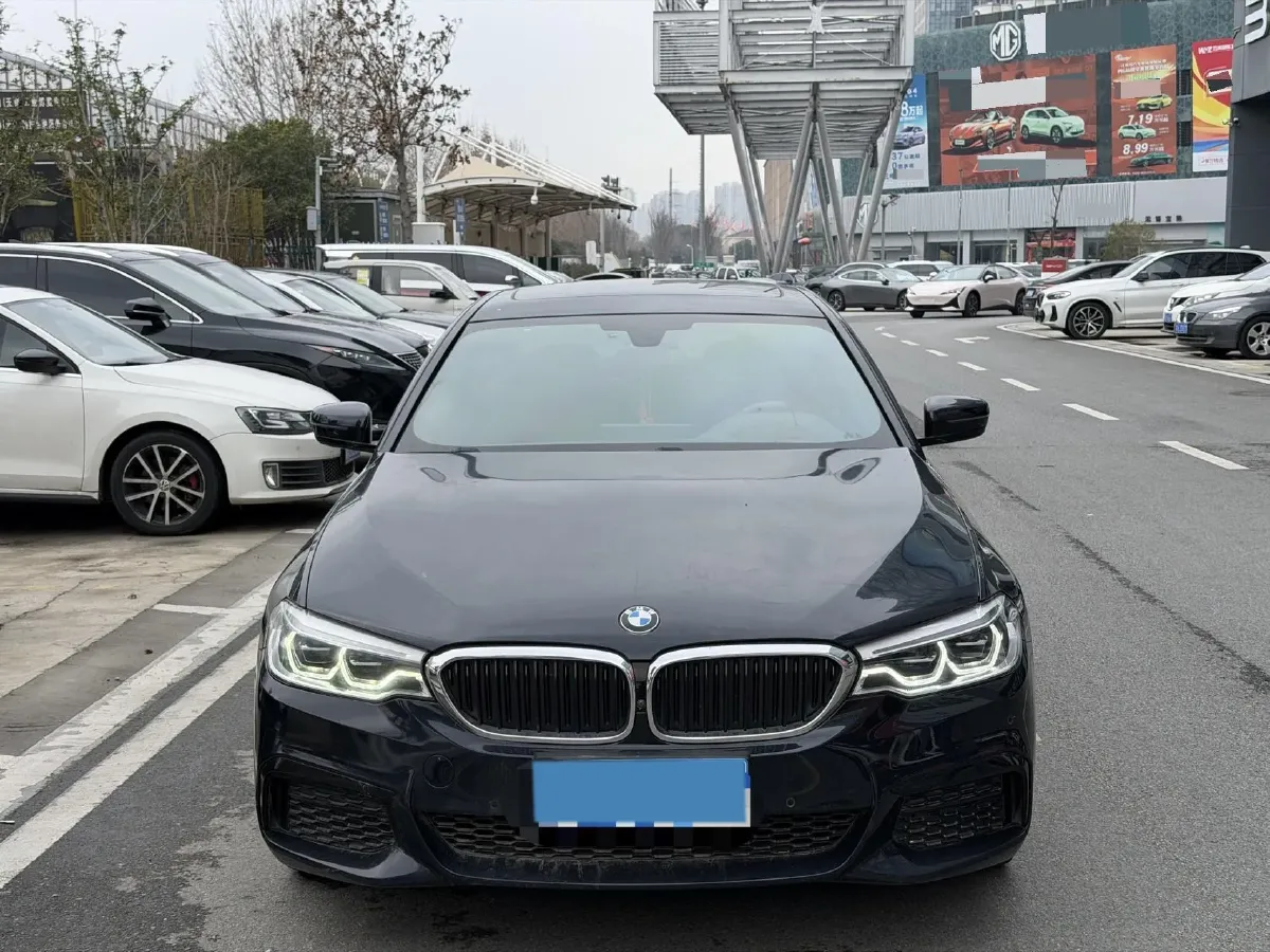 2020 BMW 5 Series 2.0T 252HP L4 8AT,autocango,china used car exporter,china ev exporter,chinese used car exporter,chinese used ev exporter