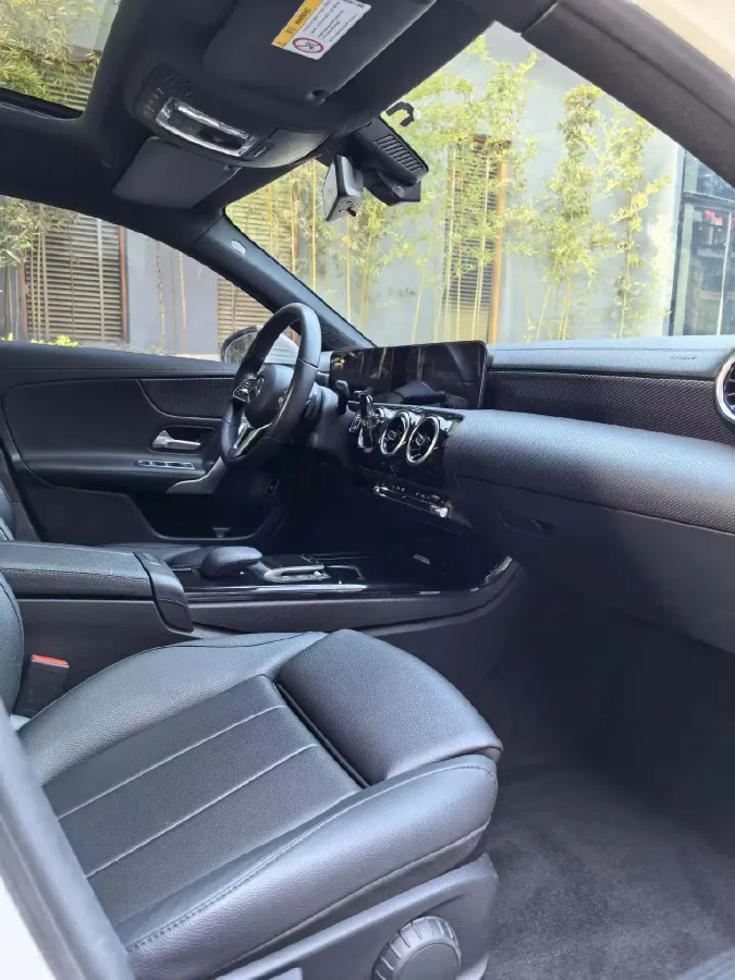 2021 Mercedes-Benz A Class 1.3T 163HP L4 7DCT,autocango,china used car exporter,china ev exporter,chinese used car exporter,chinese used ev exporter