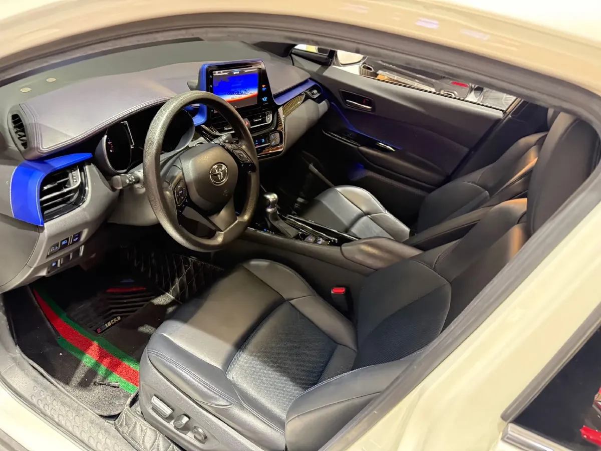 2020 Toyota C-HR 2.0L 171HP L4 CVT,autocango,china used car exporter,china ev exporter,chinese used car exporter,chinese used ev exporter