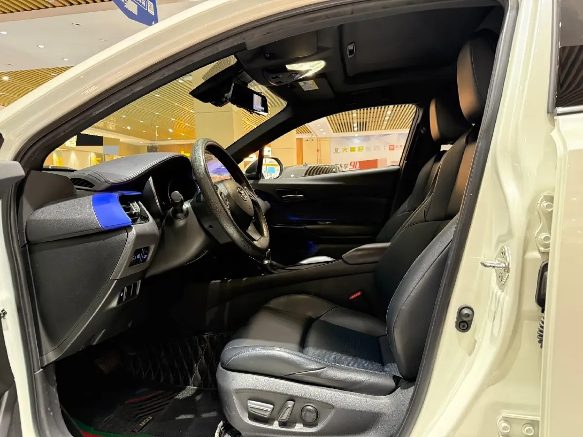 2020 Toyota C-HR 2.0L 171HP L4 CVT,autocango,china used car exporter,china ev exporter,chinese used car exporter,chinese used ev exporter