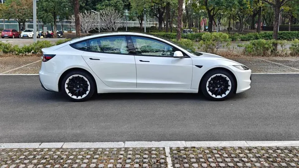 2025 Tesla Model 3 BEV 62.5KWH,autocango,china used car exporter,china ev exporter,chinese used car exporter,chinese used ev exporter