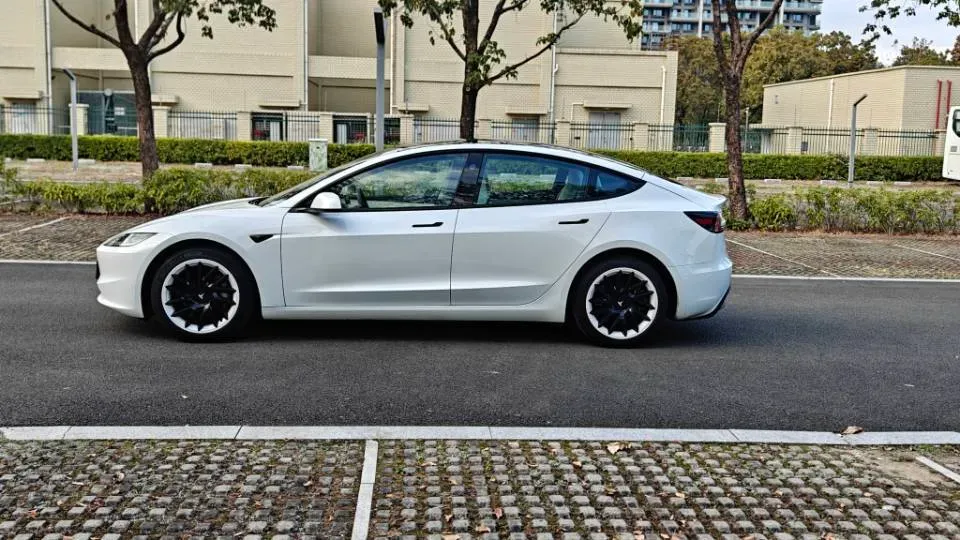 2025 Tesla Model 3 BEV 62.5KWH,autocango,china used car exporter,china ev exporter,chinese used car exporter,chinese used ev exporter