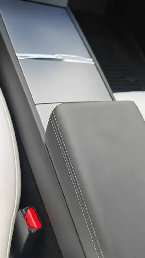 2025 Tesla Model 3 BEV 62.5KWH,autocango,china used car exporter,china ev exporter,chinese used car exporter,chinese used ev exporter