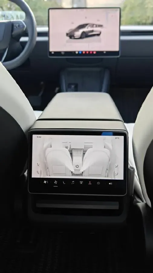 2025 Tesla Model 3 BEV 62.5KWH,autocango,china used car exporter,china ev exporter,chinese used car exporter,chinese used ev exporter