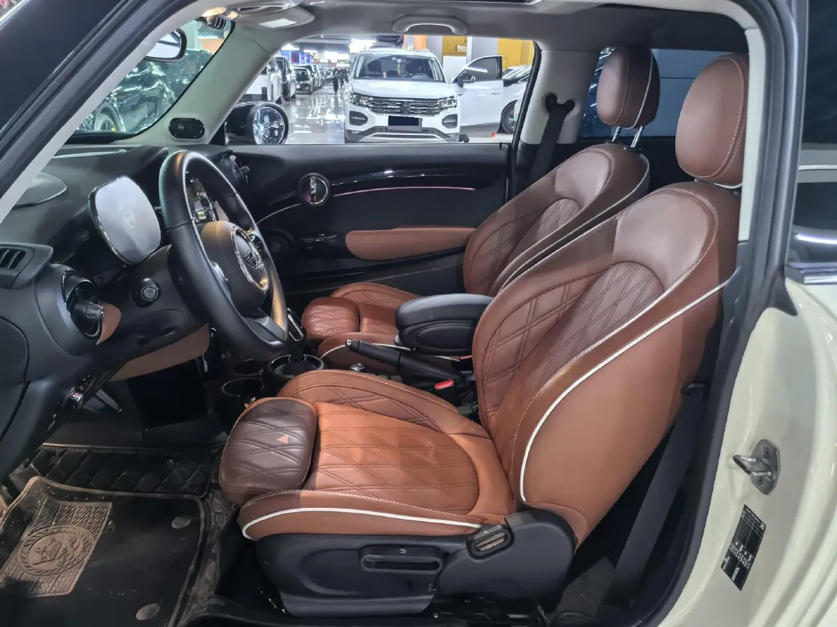 2023 MINI MINI 1.5T 136HP L3 7DCT,autocango,china used car exporter,china ev exporter,chinese used car exporter,chinese used ev exporter