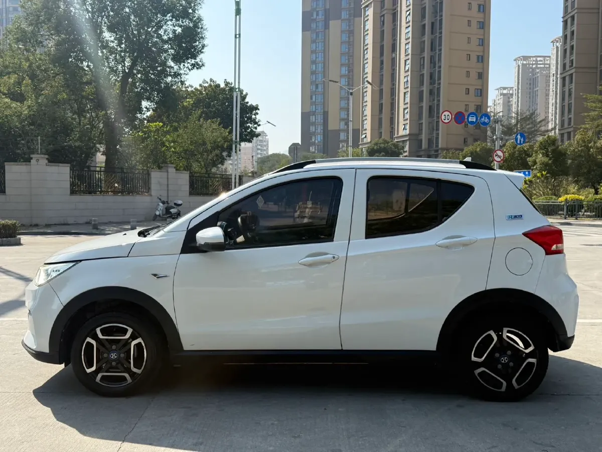 2018 Landwind XiaoYao 1.5T 163HP L4 CVT,autocango,china used car exporter,china ev exporter,chinese used car exporter,chinese used ev exporter
