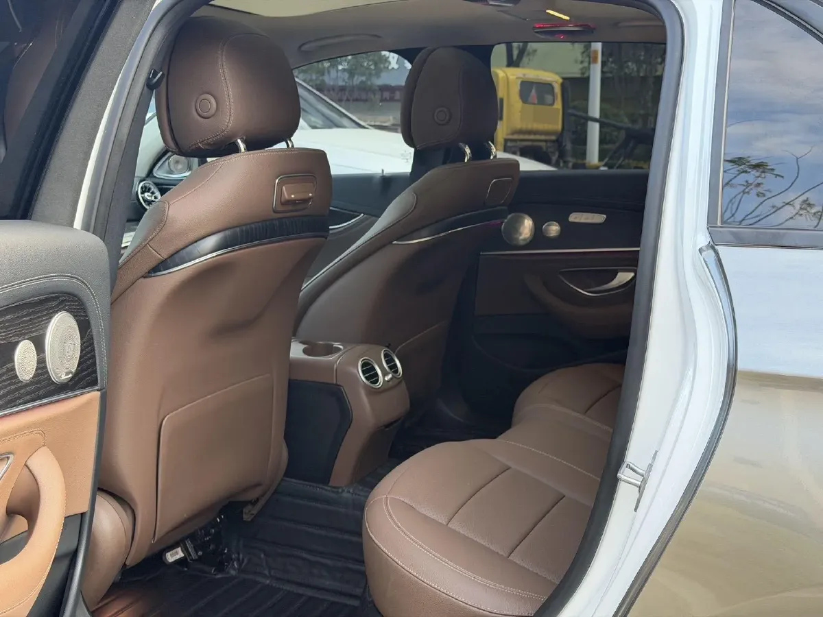 2020 Mercedes-Benz E Class 2.0T 258HP L4 9AT,autocango,china used car exporter,china ev exporter,chinese used car exporter,chinese used ev exporter