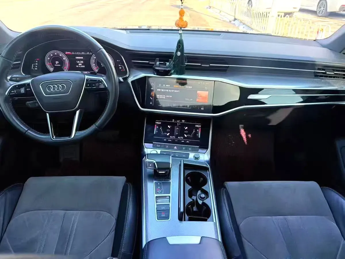 2021 Audi A6L 2.0T 190HP L4 7DCT,autocango,china used car exporter,china ev exporter,chinese used car exporter,chinese used ev exporter