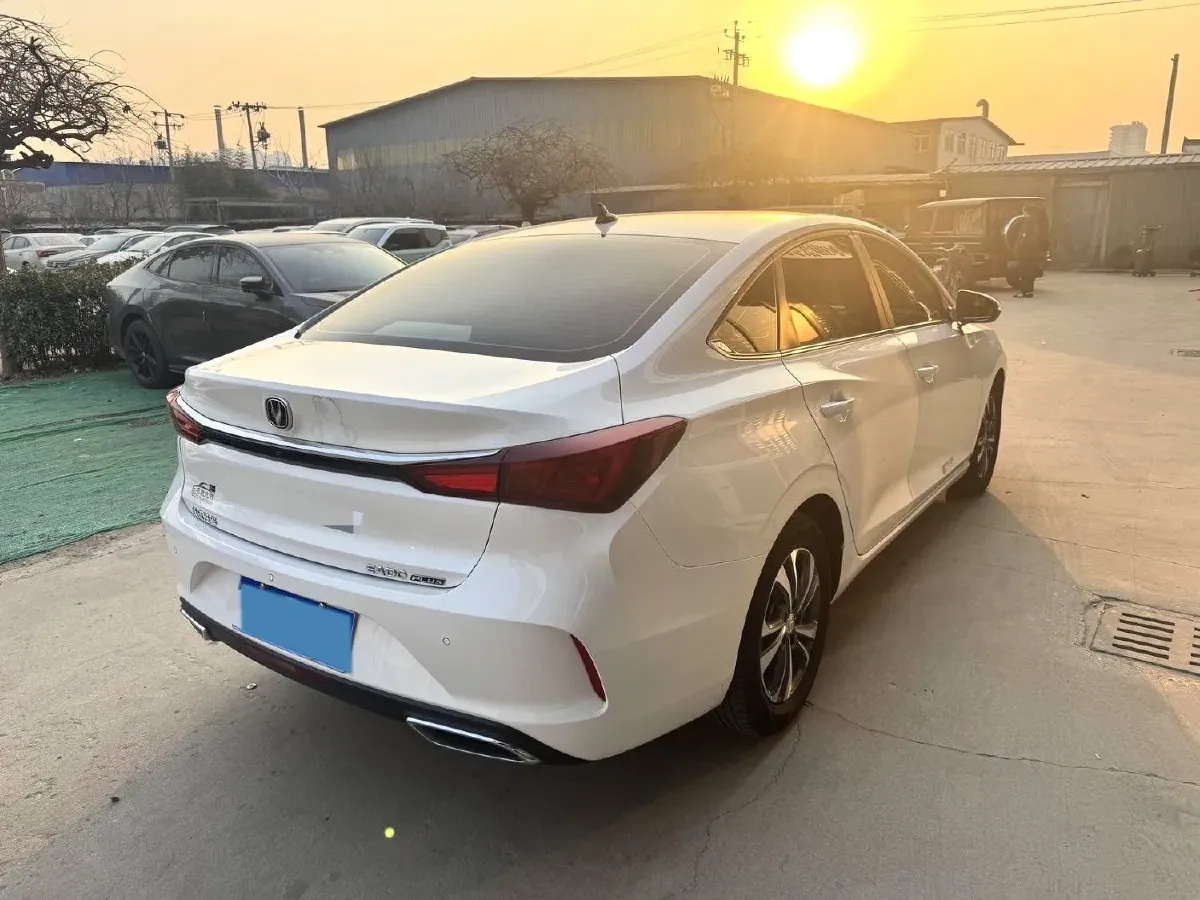 2022 ChangAn Eado 1.6L 128HP L4 5MT,autocango,china used car exporter,china ev exporter,chinese used car exporter,chinese used ev exporter