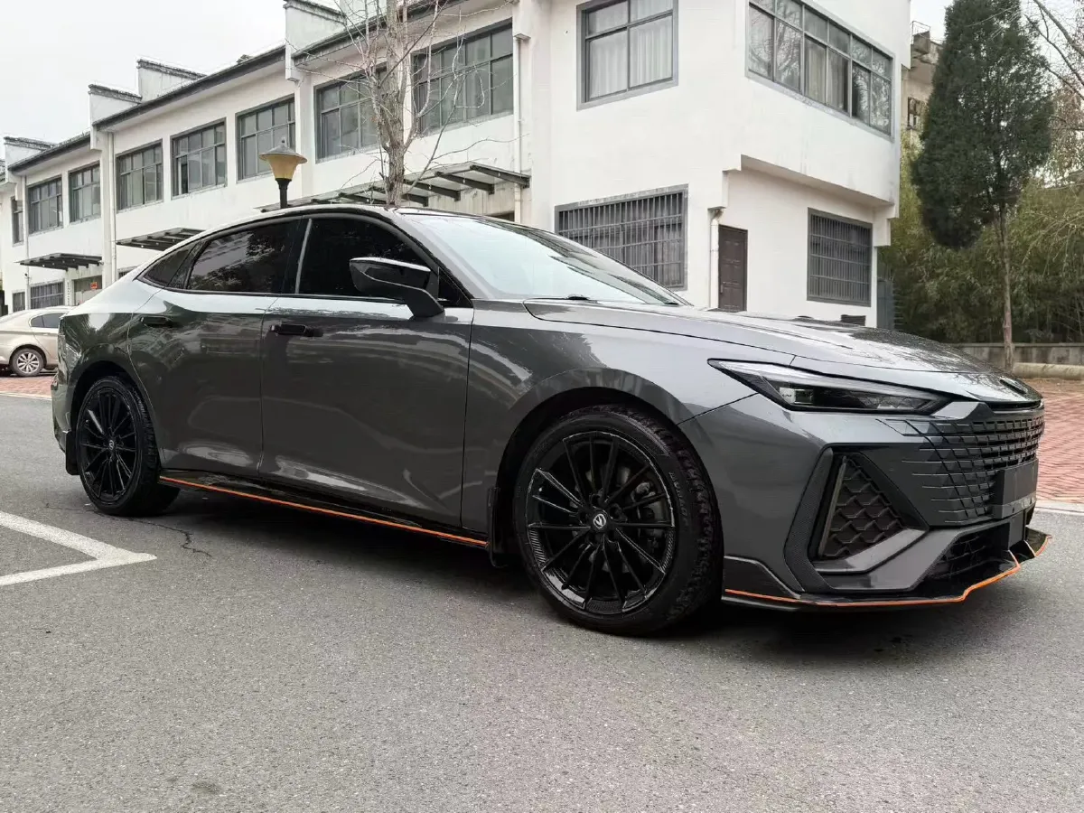 2022 ChangAn UNI-V 2.0T 233HP L4 8AT,autocango,china used car exporter,china ev exporter,chinese used car exporter,chinese used ev exporter