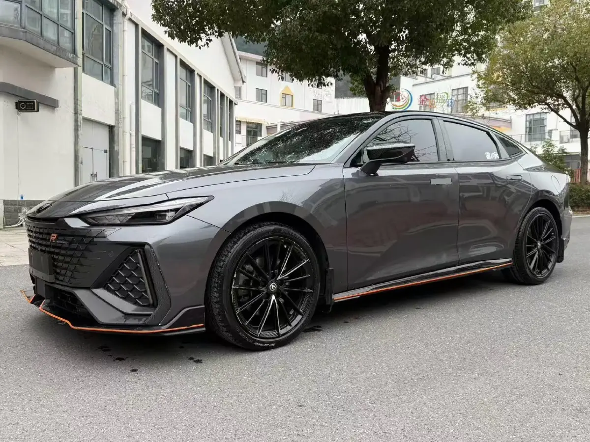 2022 ChangAn UNI-V 2.0T 233HP L4 8AT