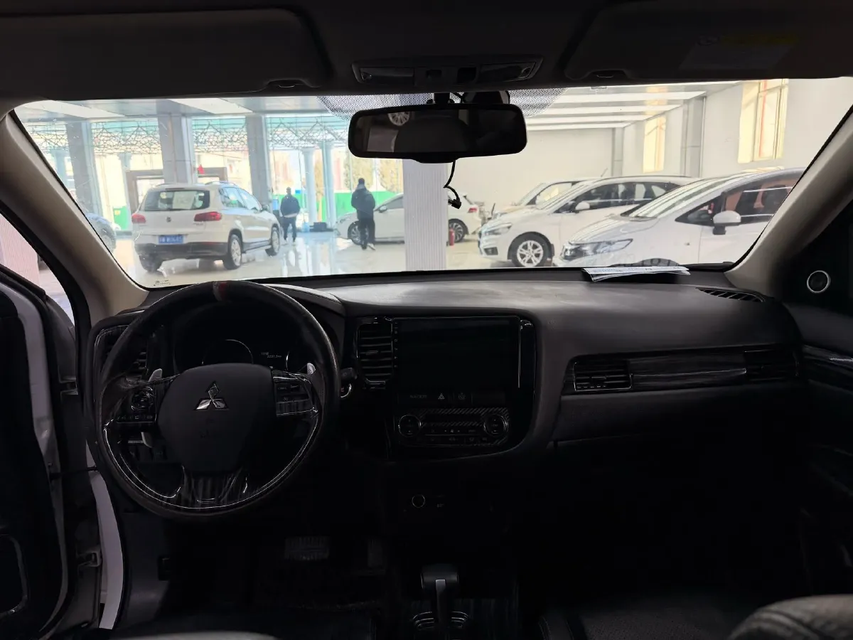 2018 Mitsubishi Outlander 2.4L 192HP L4 CVT,autocango,china used car exporter,china ev exporter,chinese used car exporter,chinese used ev exporter