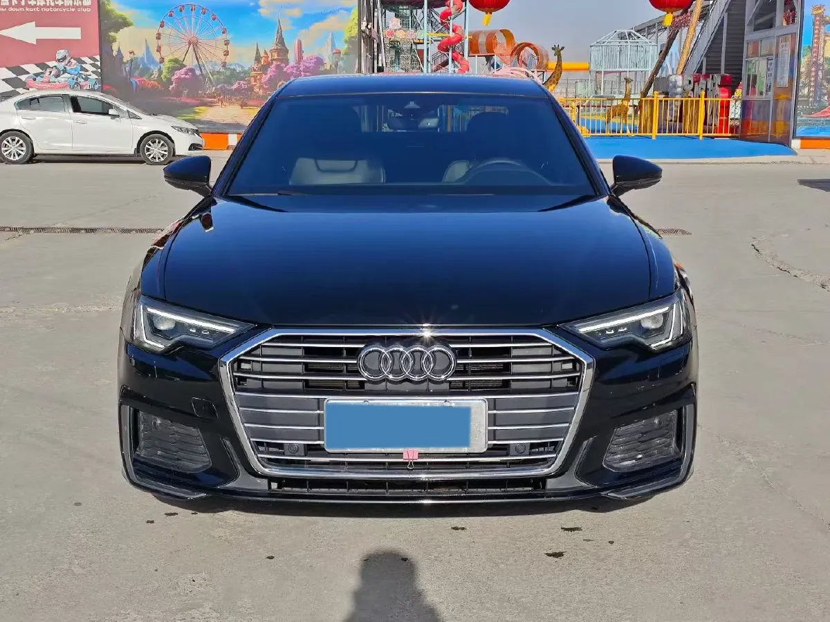 2022 Audi A6L 2.0T 190HP L4 7DCT,autocango,china used car exporter,china ev exporter,chinese used car exporter,chinese used ev exporter