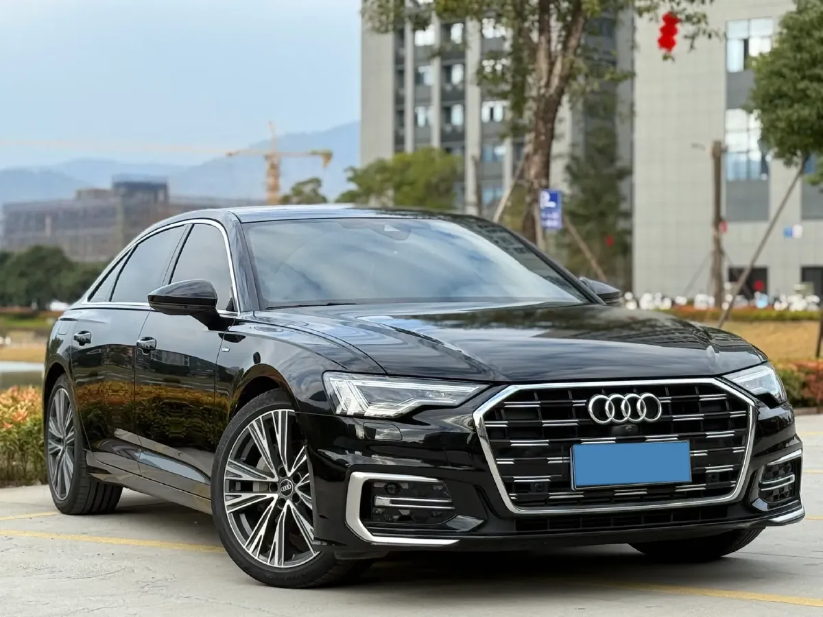 2023 Audi A6L 2.0T 245HP L4 7DCT,autocango,china used car exporter,china ev exporter,chinese used car exporter,chinese used ev exporter