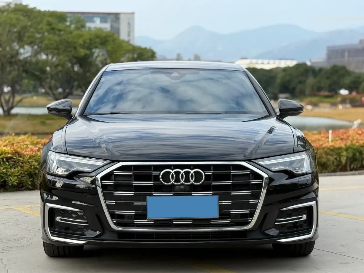 2023 Audi A6L 2.0T 245HP L4 7DCT,autocango,china used car exporter,china ev exporter,chinese used car exporter,chinese used ev exporter