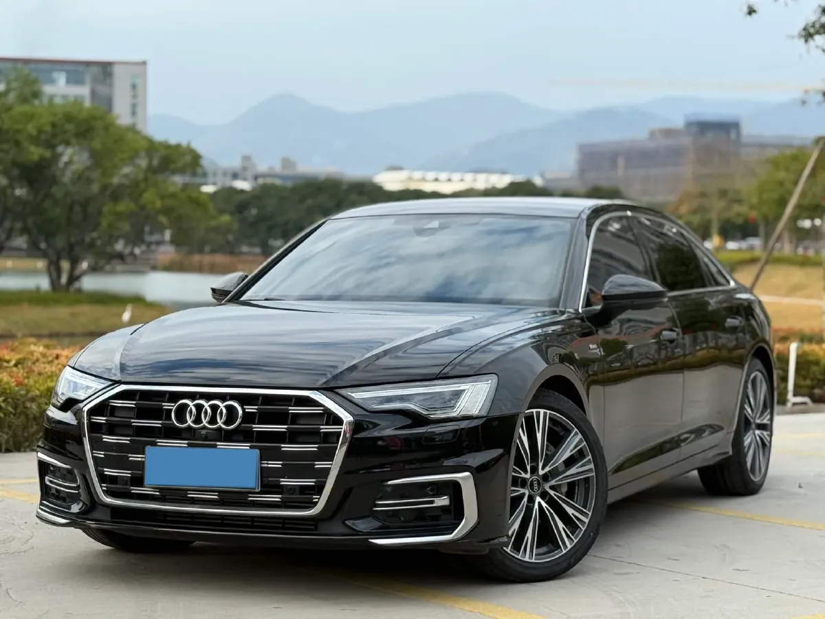 2023 Audi A6L 2.0T 245HP L4 7DCT,autocango,china used car exporter,china ev exporter,chinese used car exporter,chinese used ev exporter