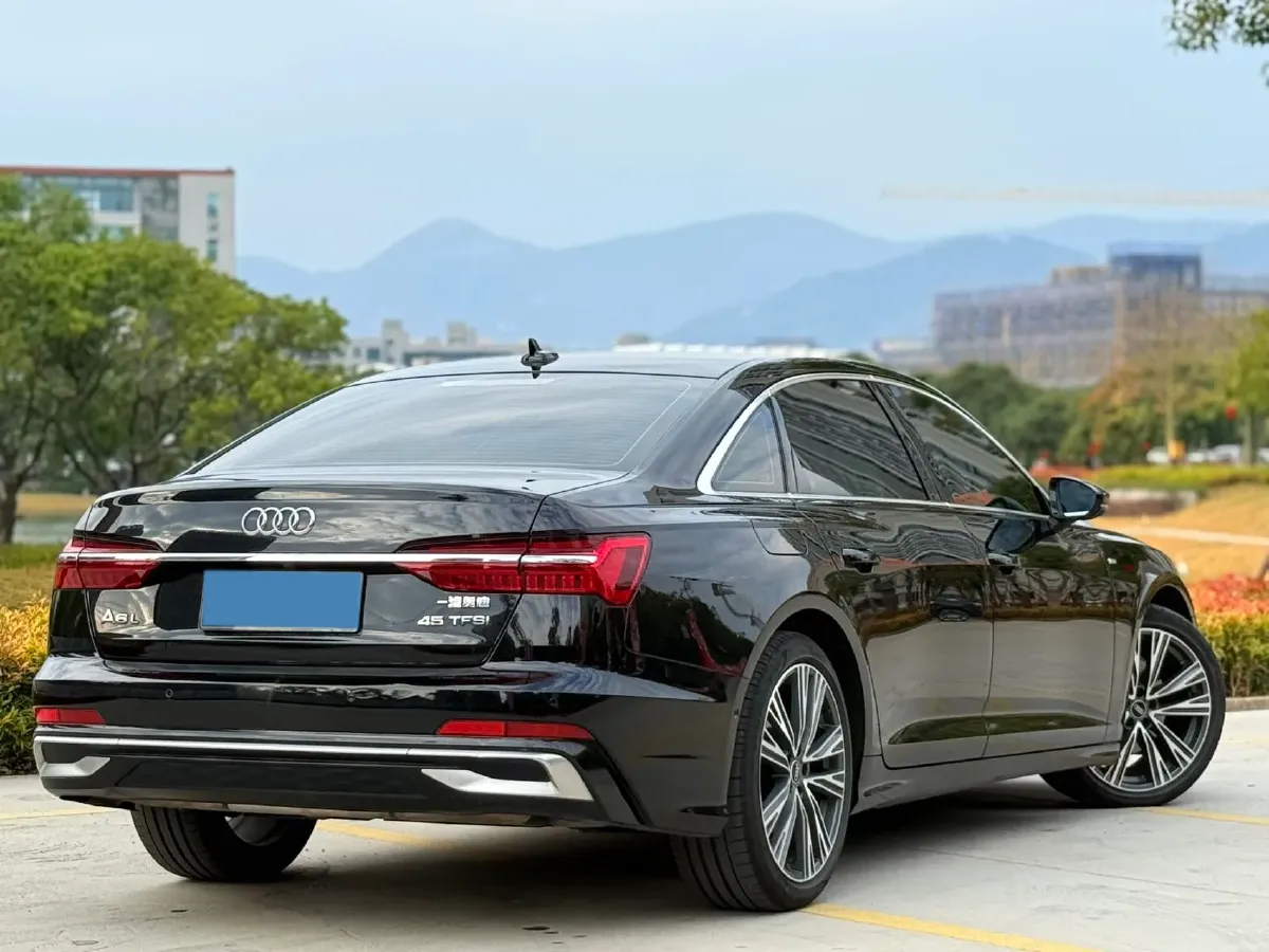 2023 Audi A6L 2.0T 245HP L4 7DCT,autocango,china used car exporter,china ev exporter,chinese used car exporter,chinese used ev exporter