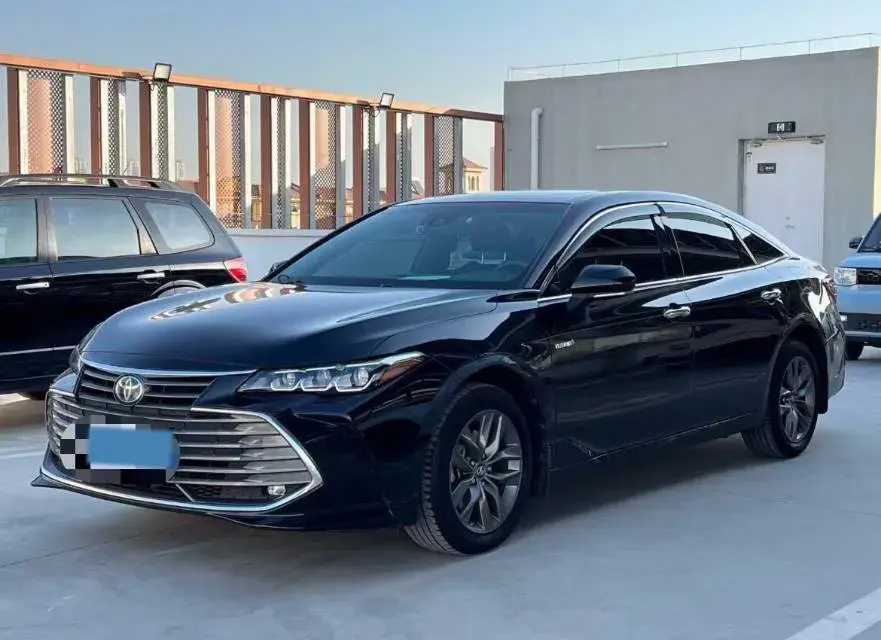 2022 Toyota Avalon 2.5L 178HP L4 E-CVT Hybrid