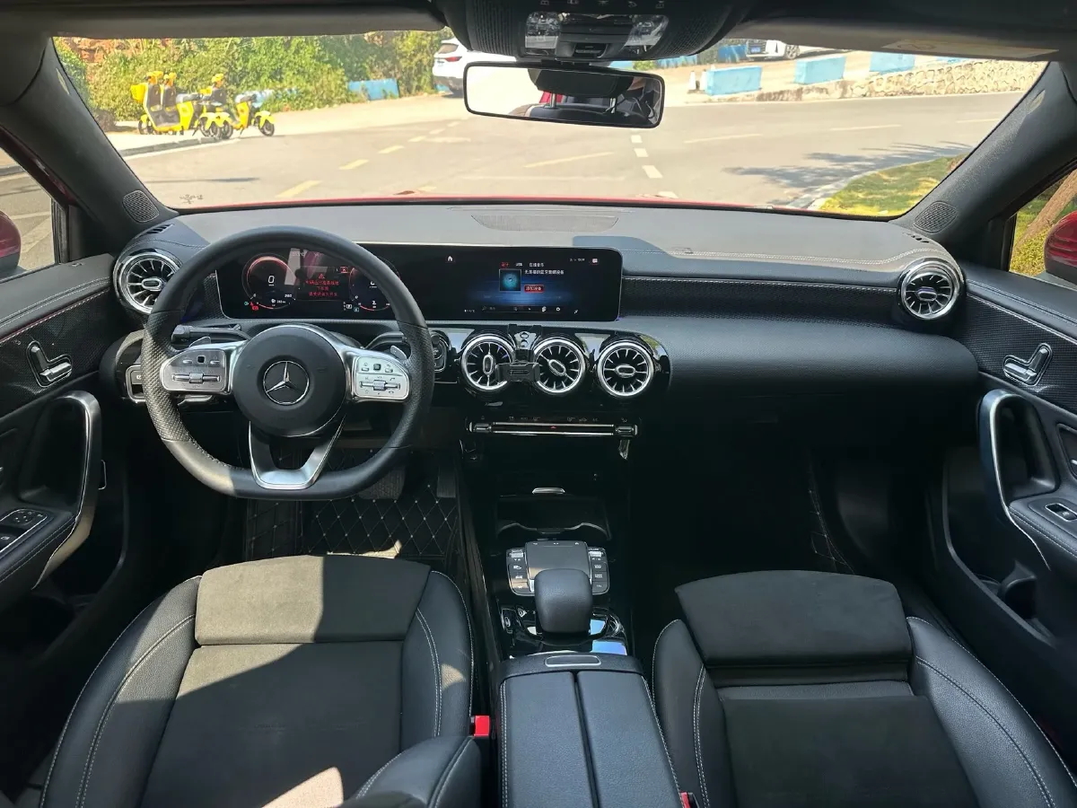 2020 Mercedes-Benz A Class 1.3T 163HP L4 7DCT,autocango,china used car exporter,china ev exporter,chinese used car exporter,chinese used ev exporter