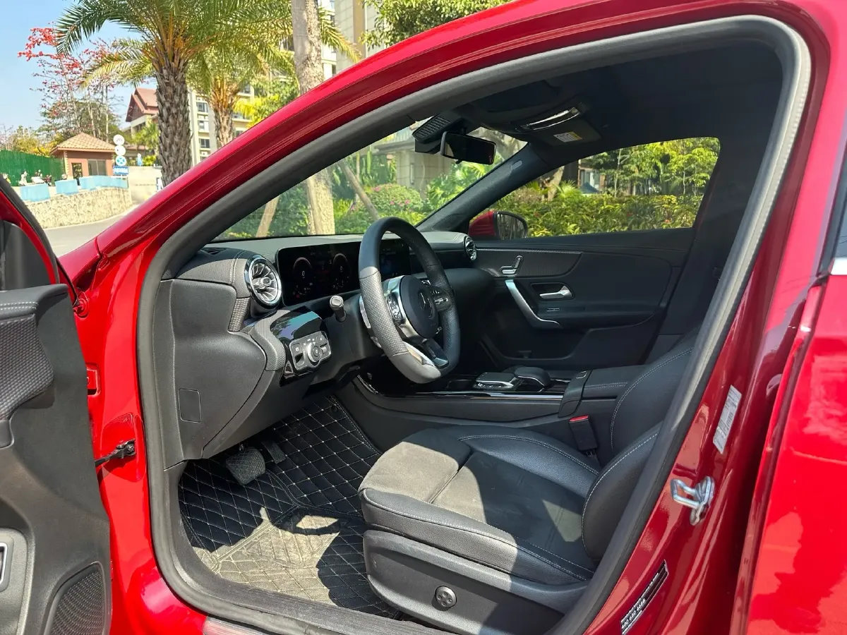 2020 Mercedes-Benz A Class 1.3T 163HP L4 7DCT,autocango,china used car exporter,china ev exporter,chinese used car exporter,chinese used ev exporter