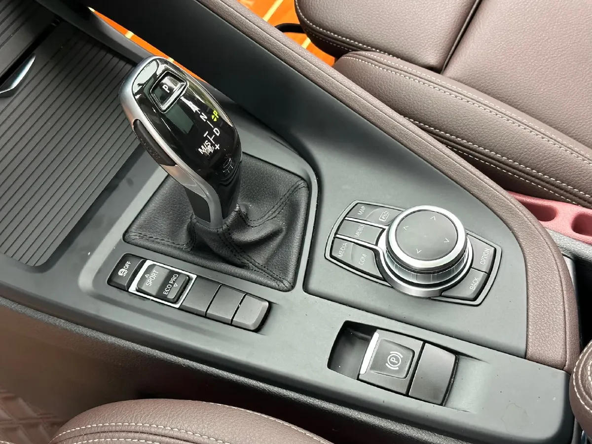 2022 BMW X1 1.5T 140HP L3 7DCT,autocango,china used car exporter,china ev exporter,chinese used car exporter,chinese used ev exporter