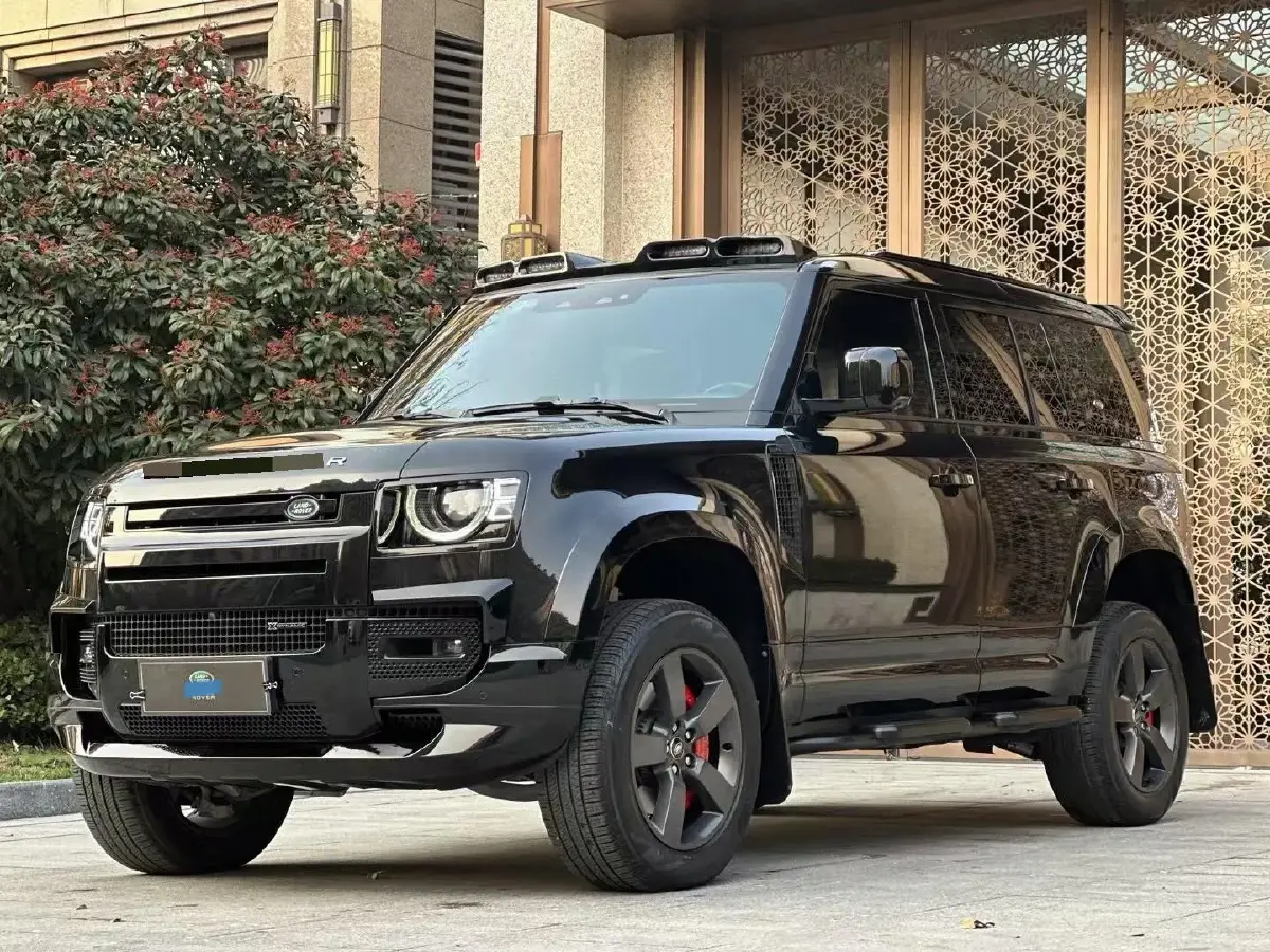 2023 Land Rover Defender 3.0T 400HP L6 8AT