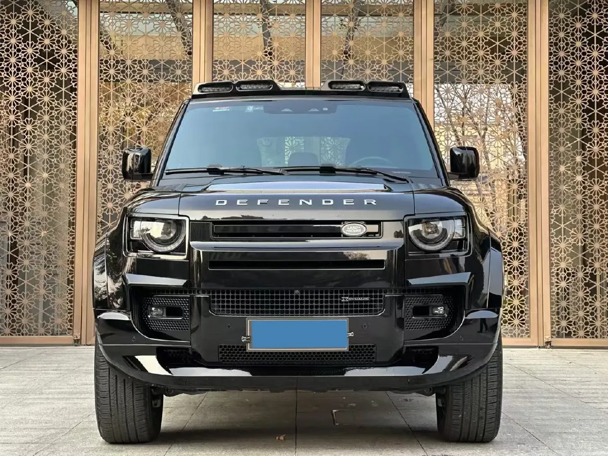 2023 Land Rover Defender 3.0T 400HP L6 8AT,autocango,china used car exporter,china ev exporter,chinese used car exporter,chinese used ev exporter