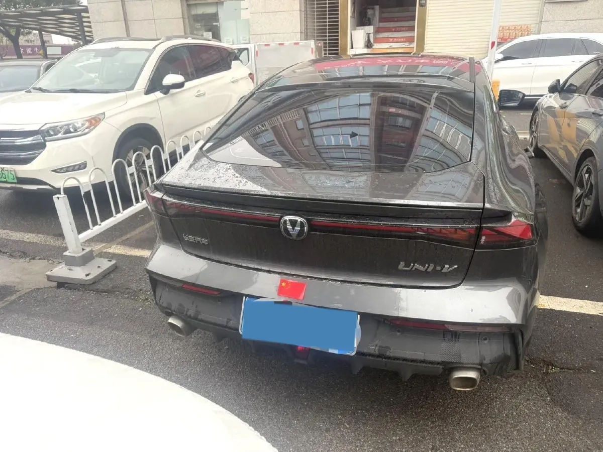 2023 ChangAn UNI-V 1.5T 188HP L4 7DCT,autocango,china used car exporter,china ev exporter,chinese used car exporter,chinese used ev exporter