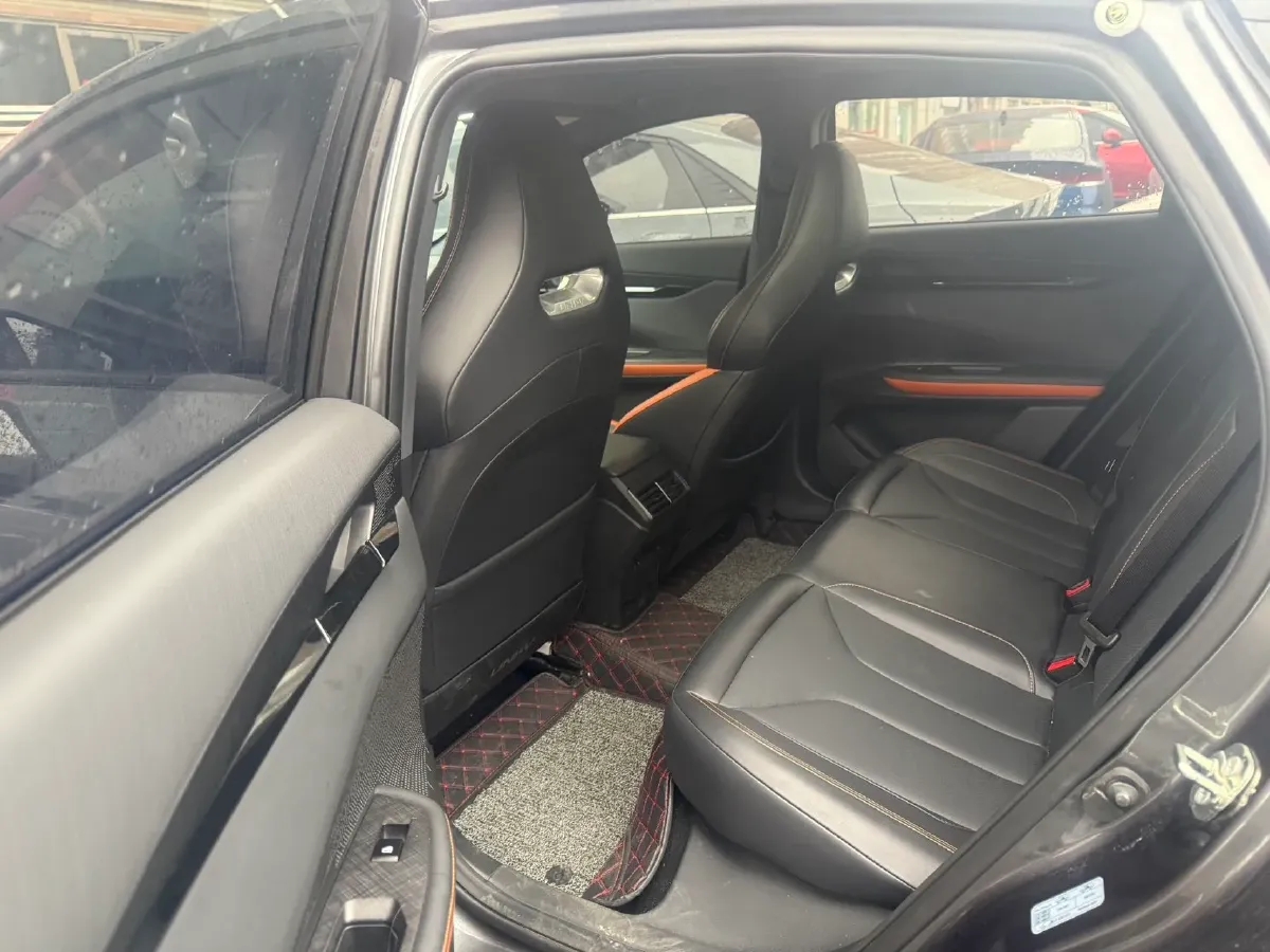 2023 ChangAn UNI-V 1.5T 188HP L4 7DCT,autocango,china used car exporter,china ev exporter,chinese used car exporter,chinese used ev exporter