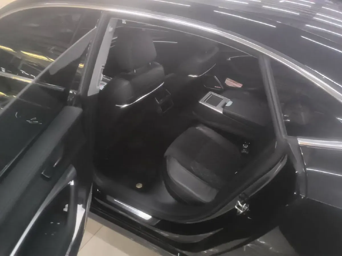 2022 Cadillac XT6 2.0T 237HP L4 9AT,autocango,china used car exporter,china ev exporter,chinese used car exporter,chinese used ev exporter