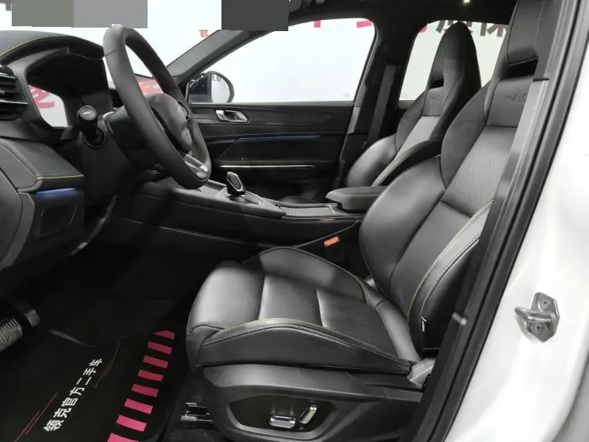 2025 LYNK&CO 01 2.0T 254HP L4 8AT,autocango,china used car exporter,china ev exporter,chinese used car exporter,chinese used ev exporter