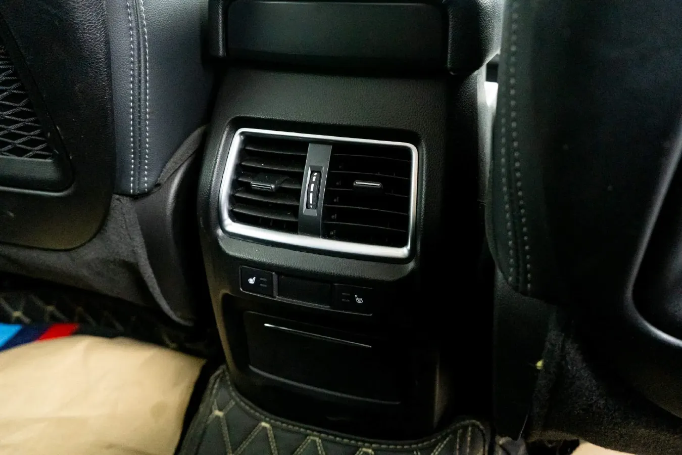 2020 Beijing BJ80 2.3T 231HP L4 6AT,autocango,china used car exporter,china ev exporter,chinese used car exporter,chinese used ev exporter