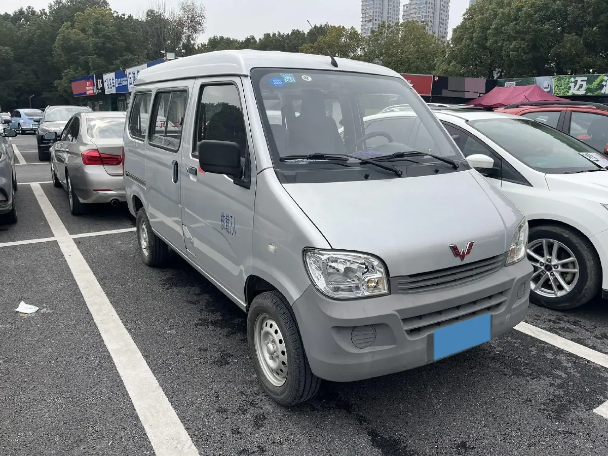 2015 WuLing ZhiGuang 1.2L 82HP L4 5MT,autocango,china used car exporter,china ev exporter,chinese used car exporter,chinese used ev exporter