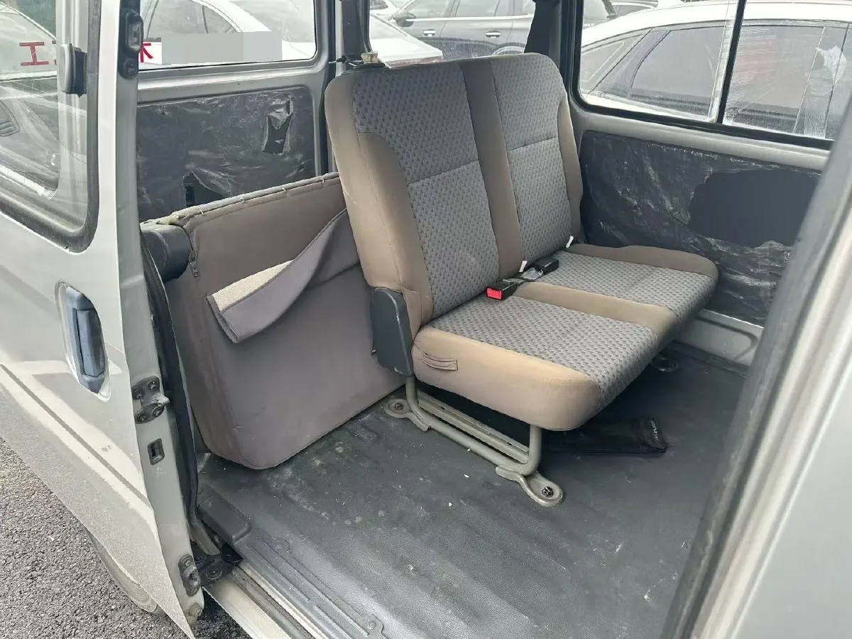 2015 WuLing ZhiGuang 1.2L 82HP L4 5MT,autocango,china used car exporter,china ev exporter,chinese used car exporter,chinese used ev exporter