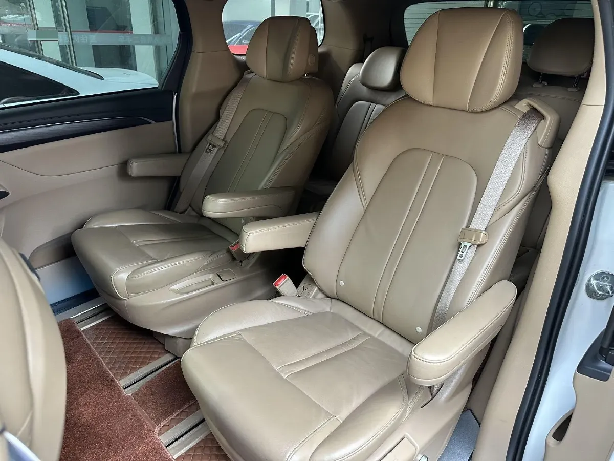 2021 Buick GL8 2.0T 237HP L4 9AT,autocango,china used car exporter,china ev exporter,chinese used car exporter,chinese used ev exporter