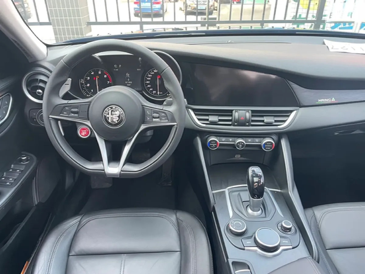 2017 Ford Mustang 2.3T 314HP L4 6AT,autocango,china used car exporter,china ev exporter,chinese used car exporter,chinese used ev exporter